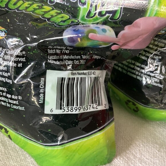 Goozooka Squeezers Foam Ball Green New Creative Kids Squeeze Pull Stretch It NEW - Picture 5 of 6